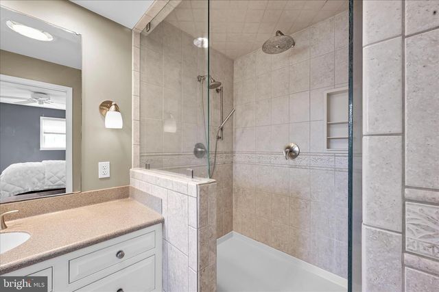 222 AUDREY DR, Lititz, PA 17543