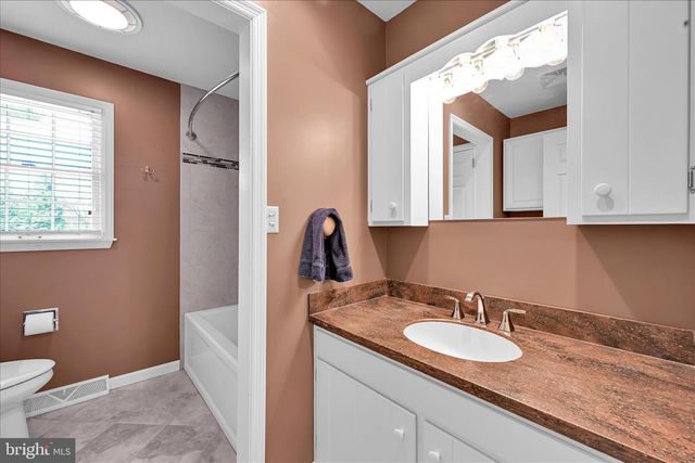 222 AUDREY DR, Lititz, PA 17543