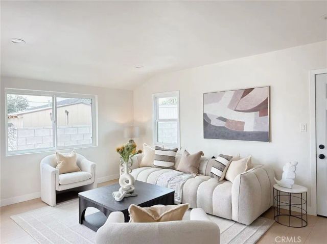 11731 Alabama Street, Los Angeles, CA 90059