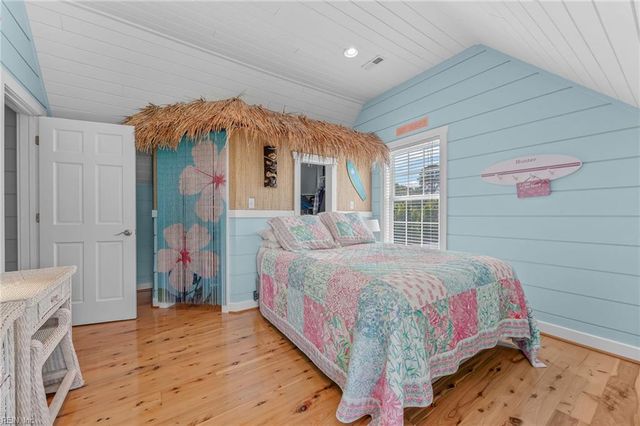 2228 Starfish RD, Virginia Beach, VA 23451