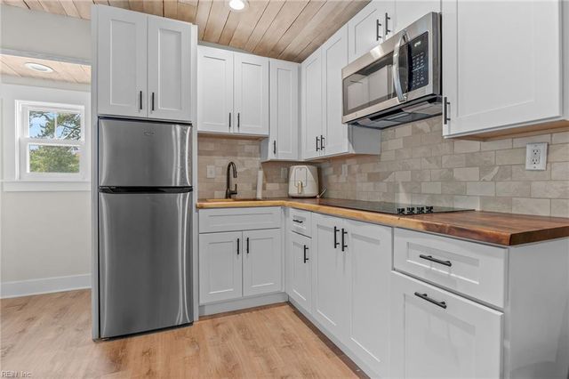 2228 Starfish RD, Virginia Beach, VA 23451
