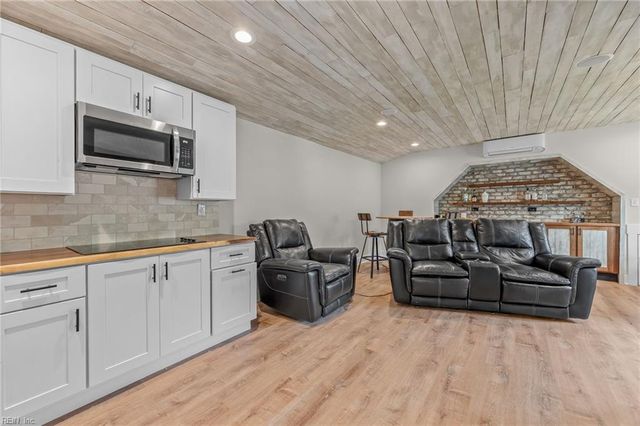 2228 Starfish RD, Virginia Beach, VA 23451
