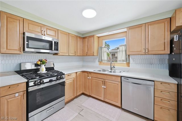 64 Morningside Road, Niles, OH 44446