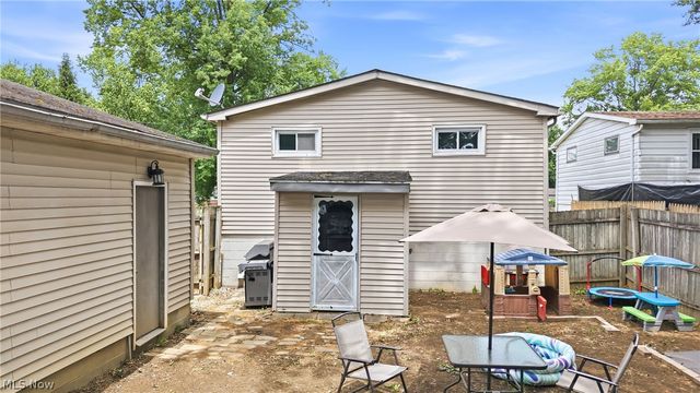 64 Morningside Road, Niles, OH 44446
