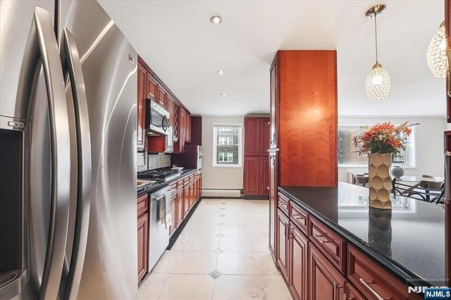 6010 Boulevard East 37, West New York, NJ 07093