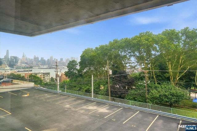 6010 Boulevard East 37, West New York, NJ 07093