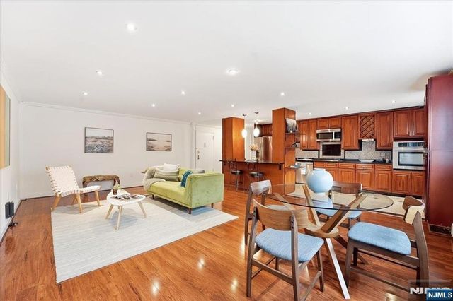 6010 Boulevard East 37, West New York, NJ 07093