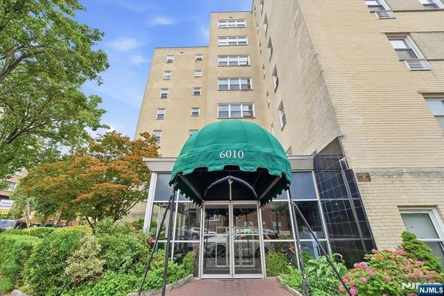 6010 Boulevard East 37, West New York, NJ 07093
