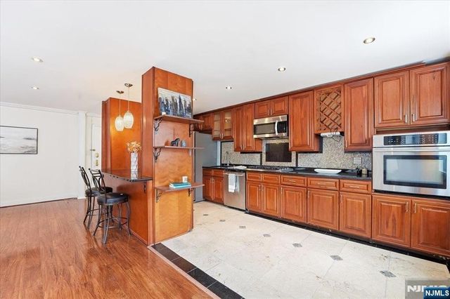 6010 Boulevard East 37, West New York, NJ 07093