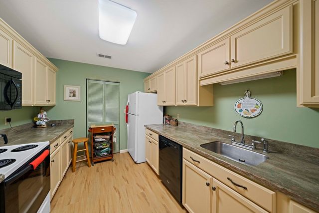 90 Sea Street 134, Weymouth, MA 02191