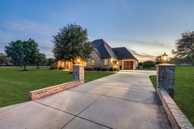 303 Strain Lane, Lucas, TX 75002