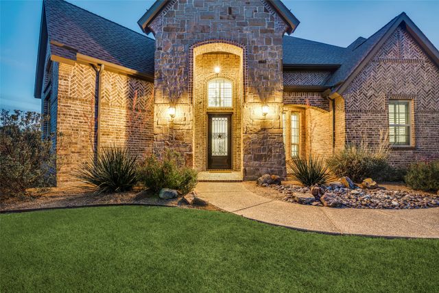 303 Strain Lane, Lucas, TX 75002
