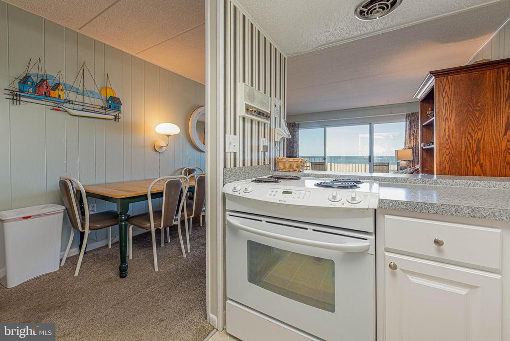 Image 11 of property listing at 401 ATLANTIC AVE #103, Ocean City, MD 21842