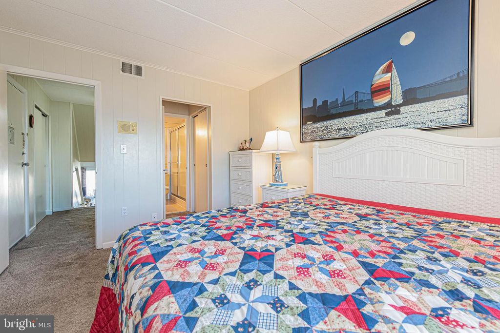 Image 14 of property listing at 401 ATLANTIC AVE #103, Ocean City, MD 21842