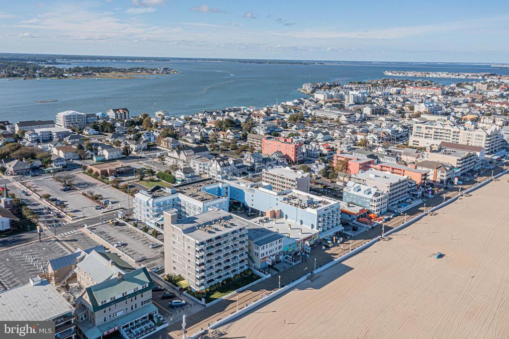 Image 27 of property listing at 401 ATLANTIC AVE #103, Ocean City, MD 21842