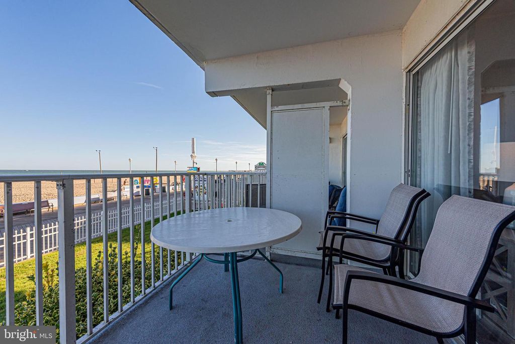 Image 31 of property listing at 401 ATLANTIC AVE #103, Ocean City, MD 21842
