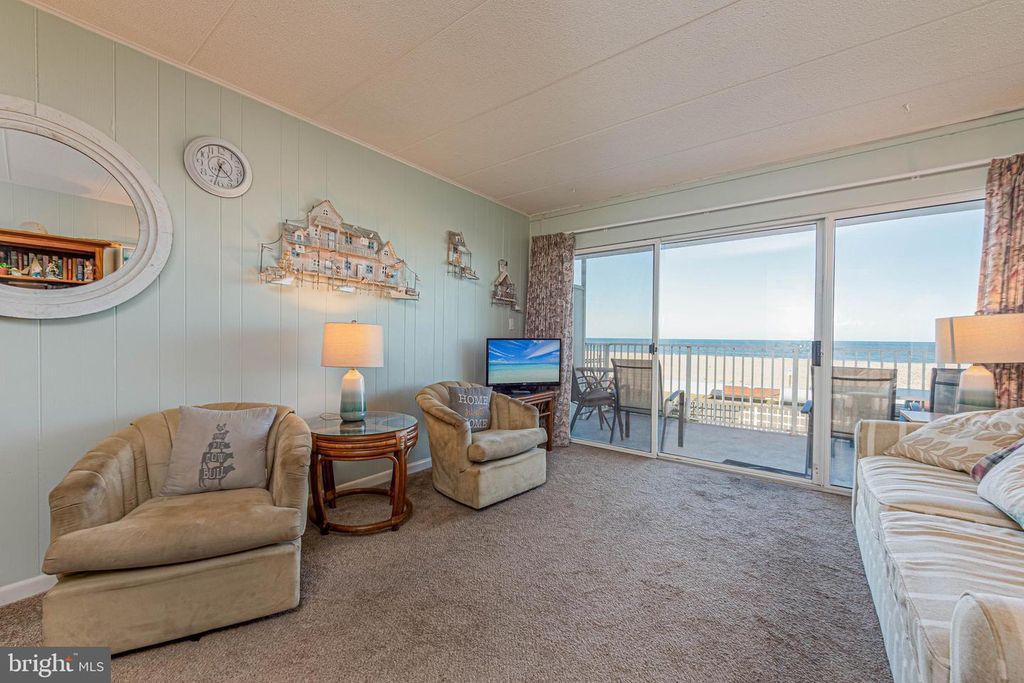 Image 5 of property listing at 401 ATLANTIC AVE #103, Ocean City, MD 21842