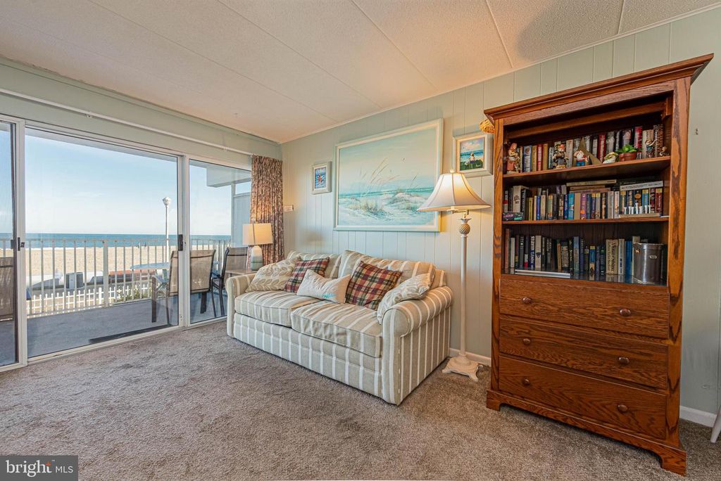 Image 6 of property listing at 401 ATLANTIC AVE #103, Ocean City, MD 21842