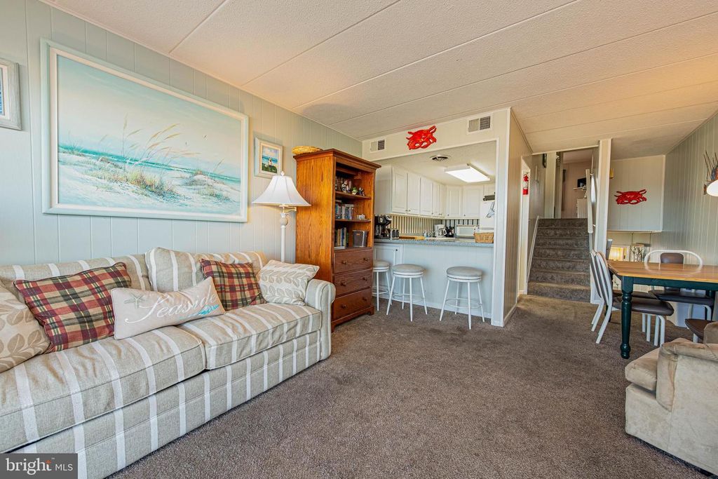Image 7 of property listing at 401 ATLANTIC AVE #103, Ocean City, MD 21842