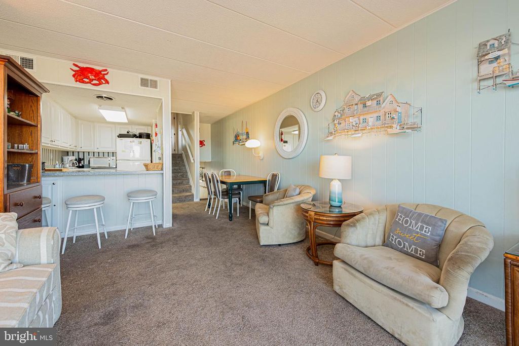 Image 8 of property listing at 401 ATLANTIC AVE #103, Ocean City, MD 21842