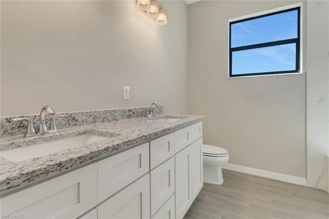 422 NE 25th TER, Cape Coral, FL 33909