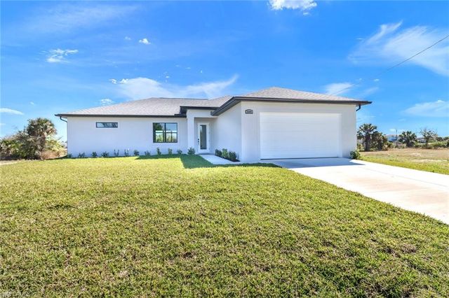 422 NE 25th TER, Cape Coral, FL 33909