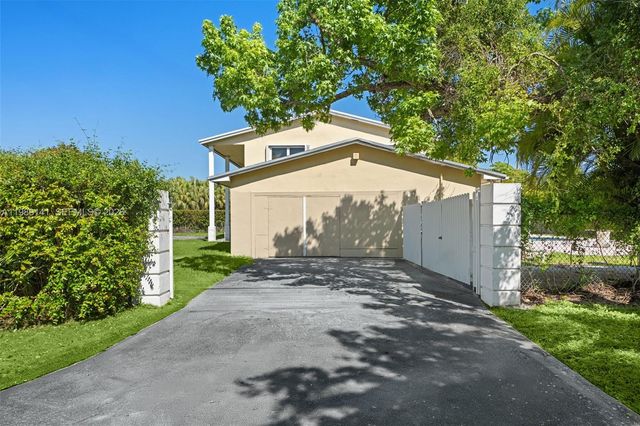 7390 SW 114th St, Pinecrest, FL 33156