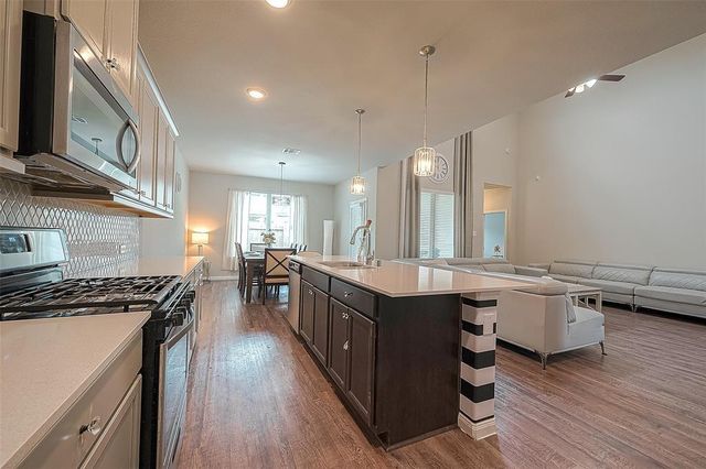 21029 Crinet Sq St, Kingwood, TX 77339