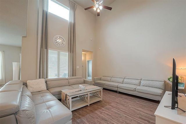 21029 Crinet Sq St, Kingwood, TX 77339