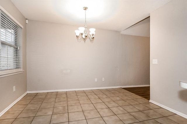 2607 Lonnie Lane, Moore, OK 73170