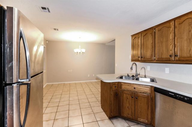 2607 Lonnie Lane, Moore, OK 73170