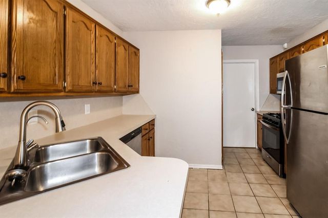2607 Lonnie Lane, Moore, OK 73170