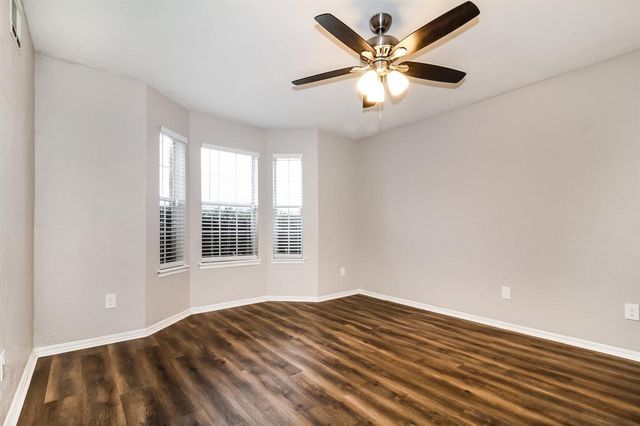 2607 Lonnie Lane, Moore, OK 73170