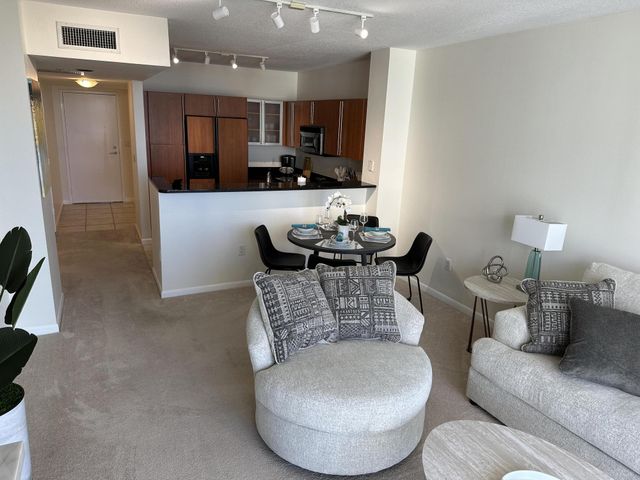 1551 N Flagler Drive 1106, West Palm Beach, FL 33401