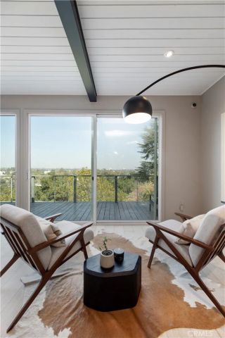 11661 Picturesque Dr, Studio City, CA 91604
