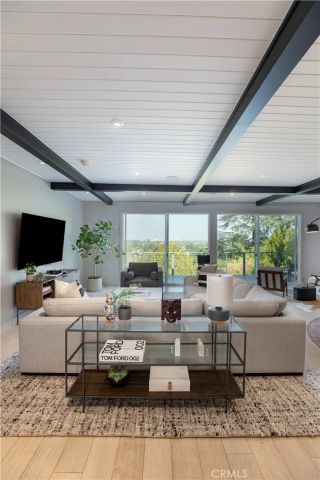 11661 Picturesque Dr, Studio City, CA 91604