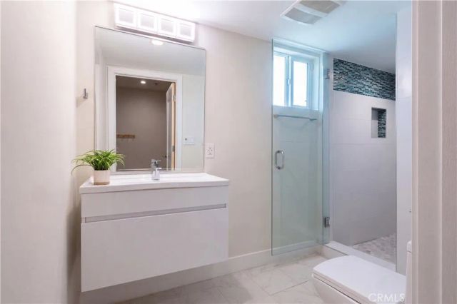 11661 Picturesque Dr, Studio City, CA 91604