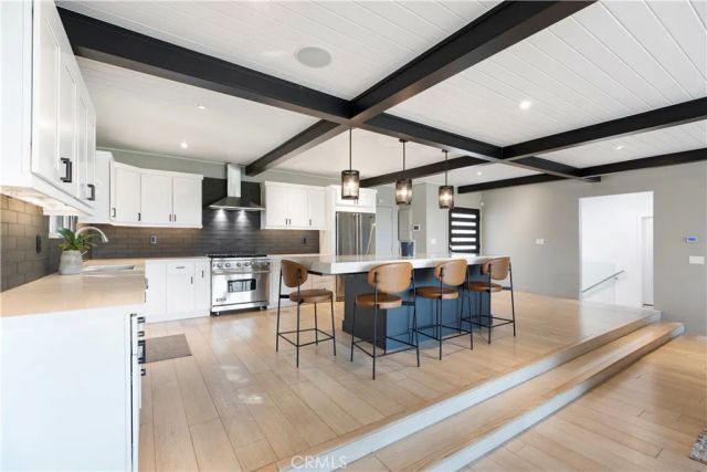 11661 Picturesque Dr, Studio City, CA 91604