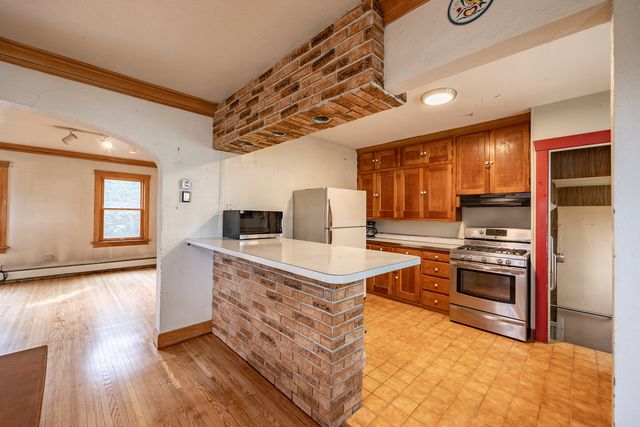 402 Orange Street, Elgin, IL 60123