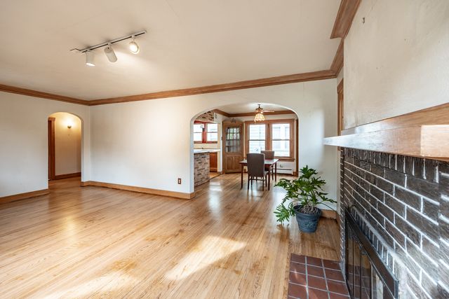 402 Orange Street, Elgin, IL 60123