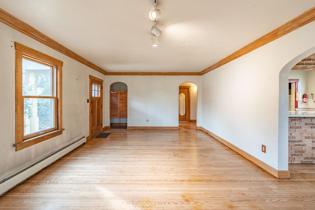 402 Orange Street, Elgin, IL 60123