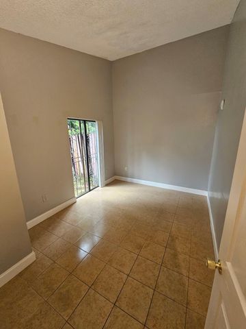 4552 NW 185TH Street, Miami Gardens, FL 33055
