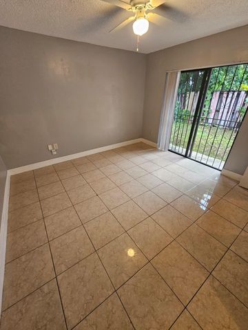 4552 NW 185TH Street, Miami Gardens, FL 33055