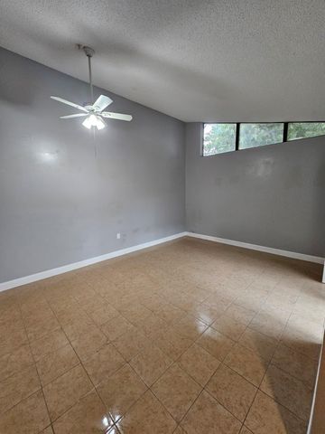 4552 NW 185TH Street, Miami Gardens, FL 33055