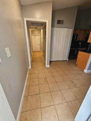 4552 NW 185TH Street, Miami Gardens, FL 33055