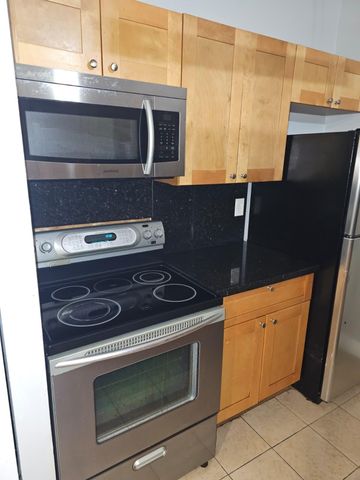 4552 NW 185TH Street, Miami Gardens, FL 33055