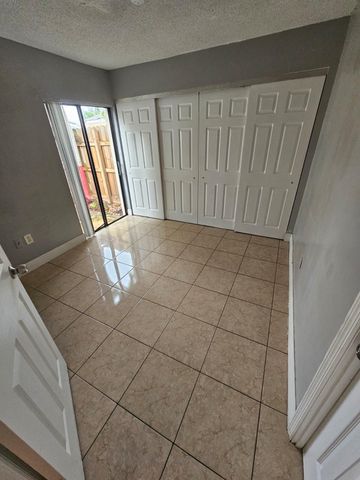 4552 NW 185TH Street, Miami Gardens, FL 33055