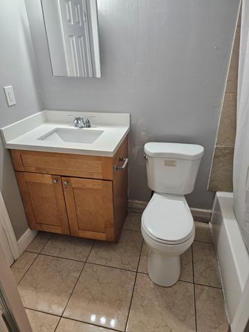 4552 NW 185TH Street, Miami Gardens, FL 33055