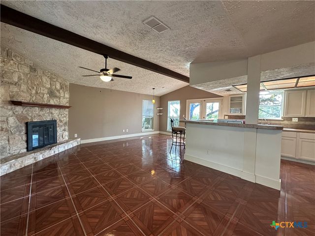 904 Dale Street, San Marcos, TX 78666