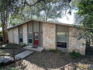 904 Dale Street, San Marcos, TX 78666